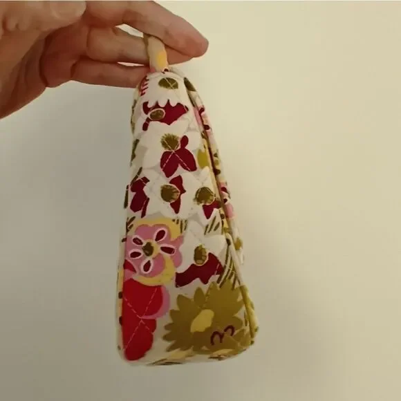 Vera Bradley Knot Just A Clutch - Picture 5 of 10